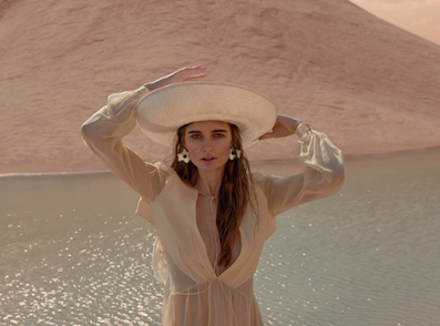 Novias que escogen cerámica