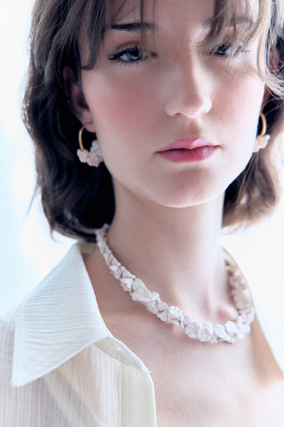 60 Flores Collar